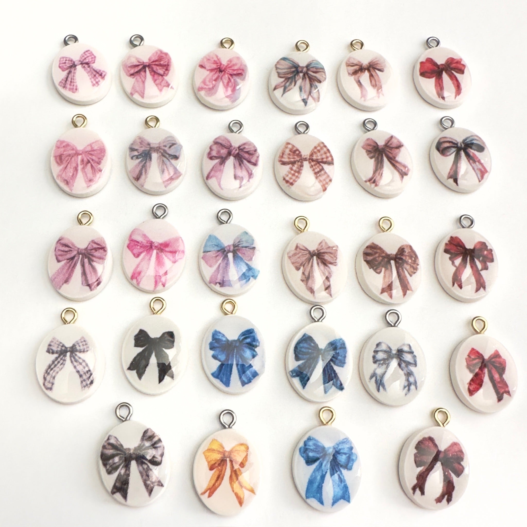 Color Me Bold Bow Charm